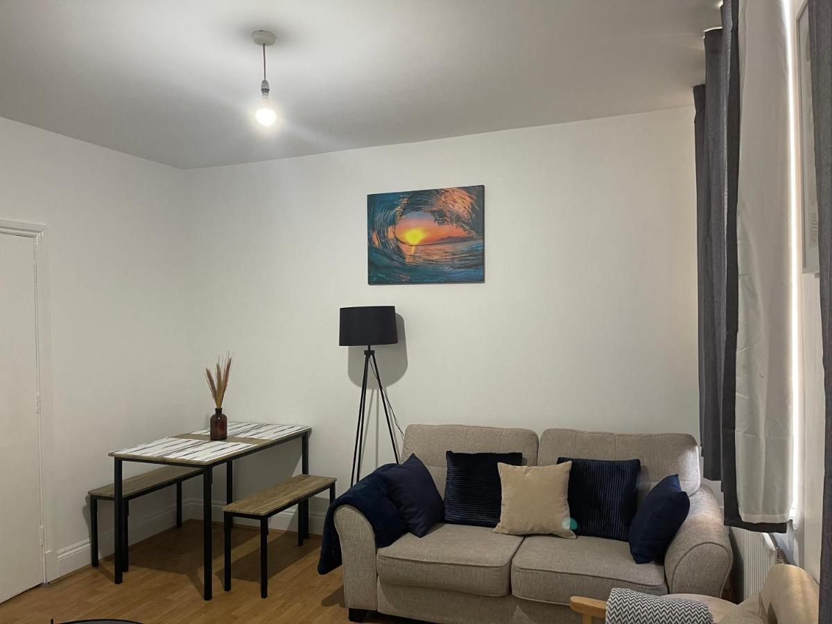 Spacious City Centre 2 Bedroom Apartment - Lt Apartment レスター エクステリア 写真
